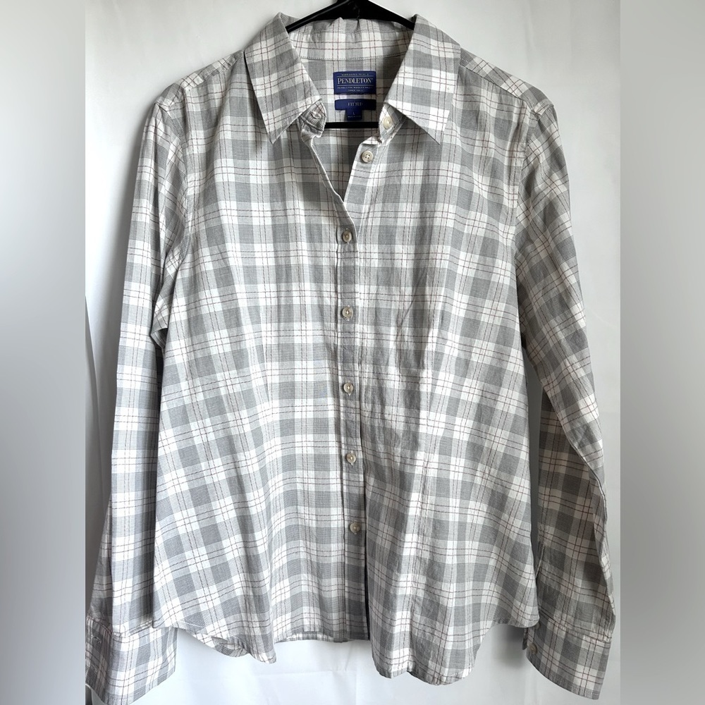 Pendleton Women’s Fitted Plain Button Down Shirt- Size Large